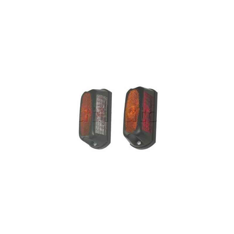 Feu de gabarit rouge / blanc / orange à plaquer - A ampoule - 12/24 Volts - L 52 x H 124 mm Feu de gabarit rouge / blanc / orange à plaquer - A ampoule - 12/24 Volts - L 52 x H 124 mm