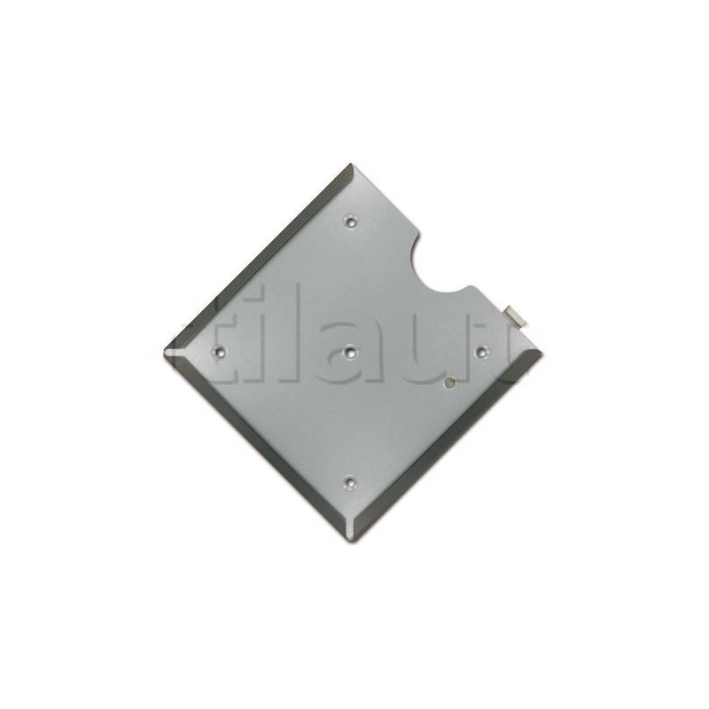 Señalconfor: Panneaux et balises plus resistantes aux renversements -  Réflecteurs pour glissière de sécurité en acier.